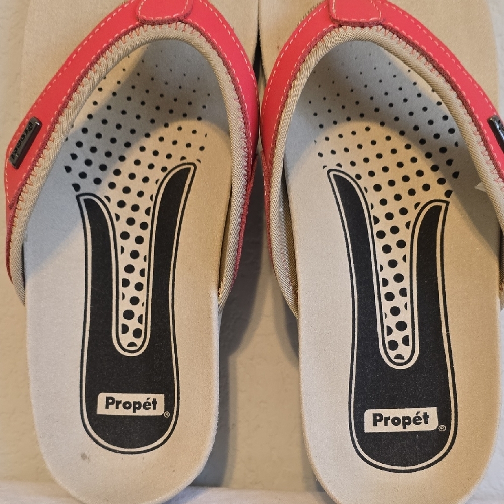 Propet Pink Leather Upper Women's Slip-On Sandals. Size 8 - Picture 7 of 14